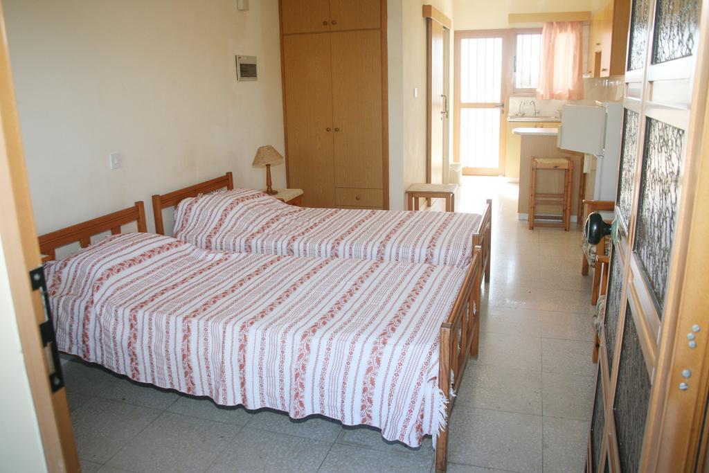 Niki Court Holiday Apartments Paphos Pokoj fotografie